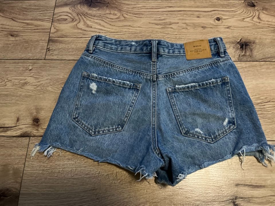 Kurze Hose Jeans Shorts Größe 36 in Wandlitz