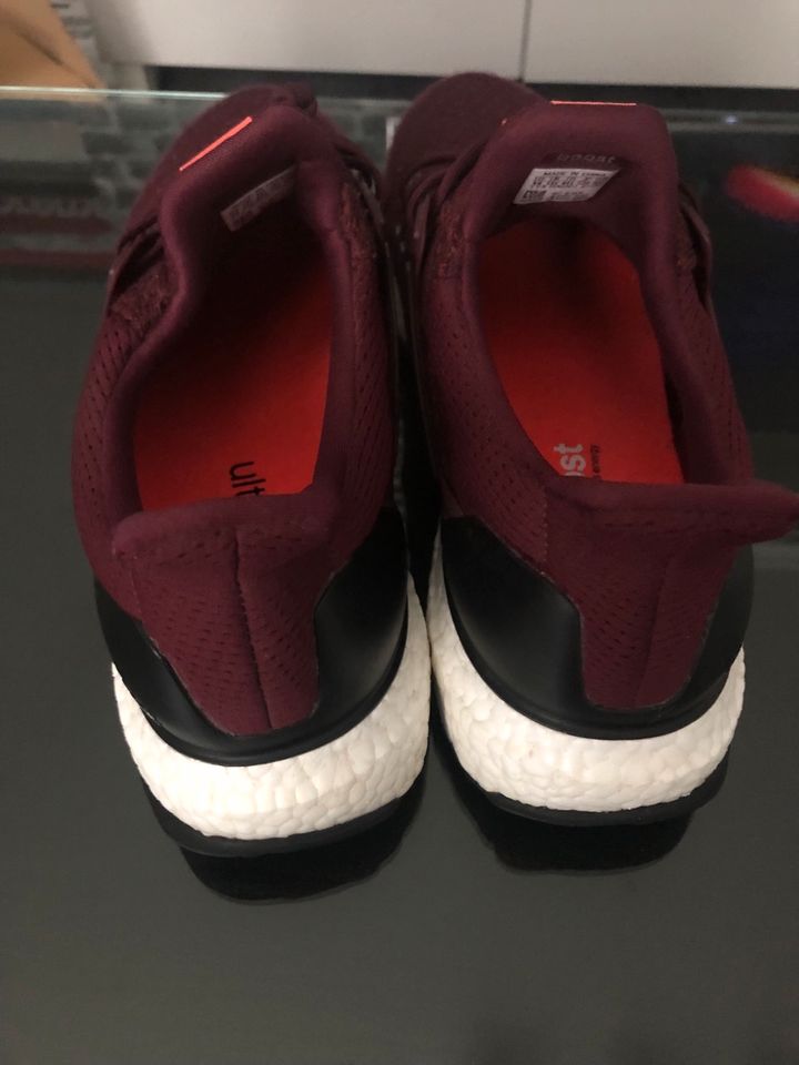 Adidas Ultra Boost 1.0 Burgundy in Hamburg