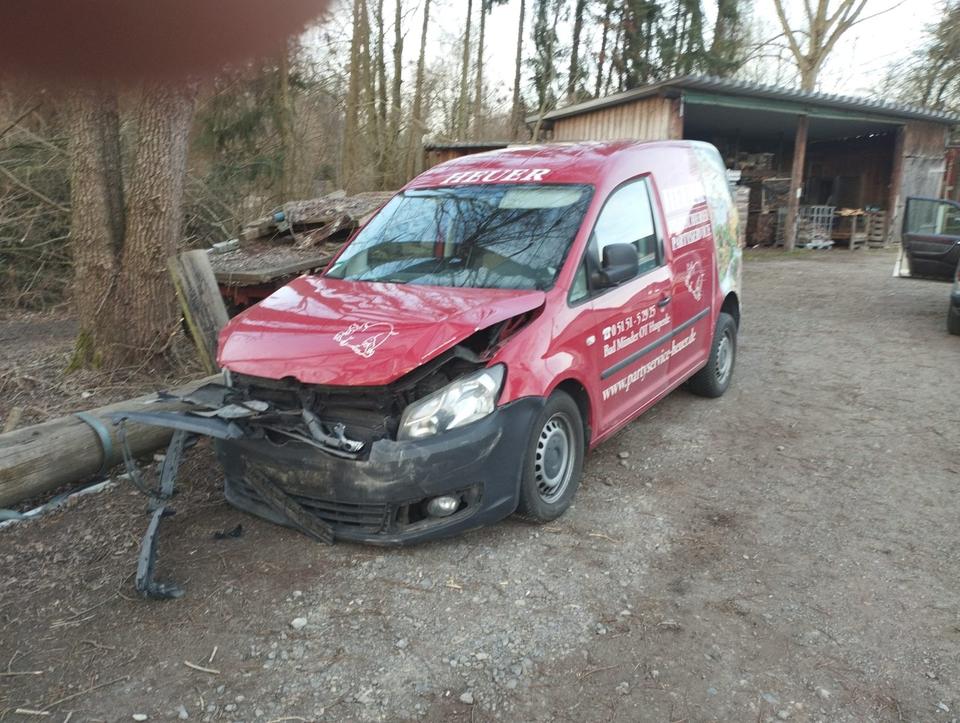 UNFALL  Volkswagen Caddy 1,6 Liter Diesel REDUZIERT AUF € 1.100 in Hameln