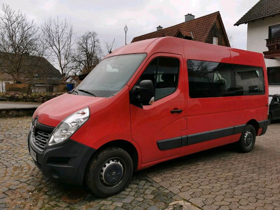 Renault Master Kombi 9 Sitzer Camping in Marburg