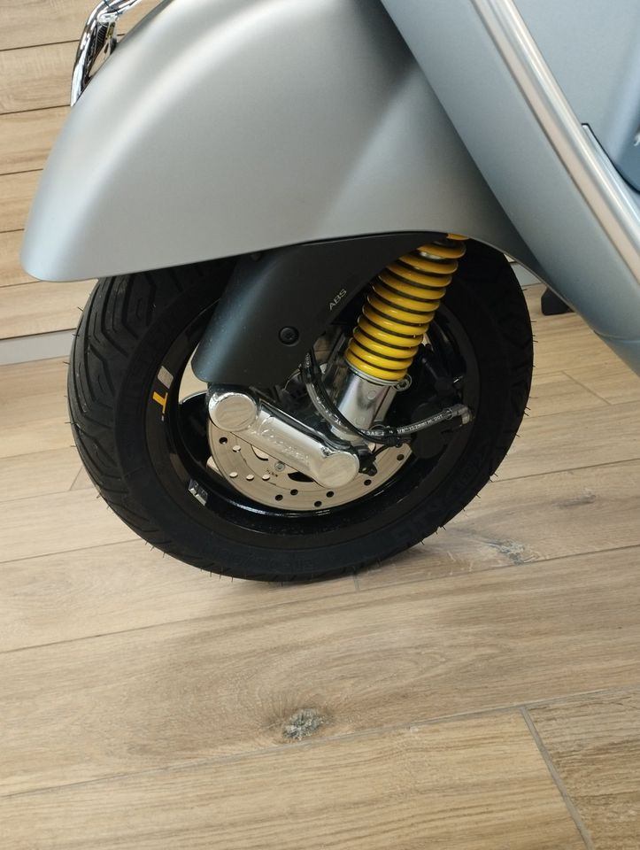 Vespa GTS 125 Super Tech Grau Delicato Matt in St. Wendel