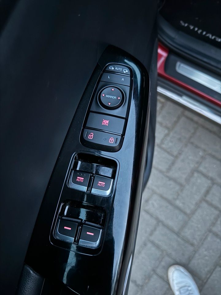 Kia Sportage GT LINE Facelift 2.0 Diesel 1. Hand Mild Hybrid VOLL in Berlin
