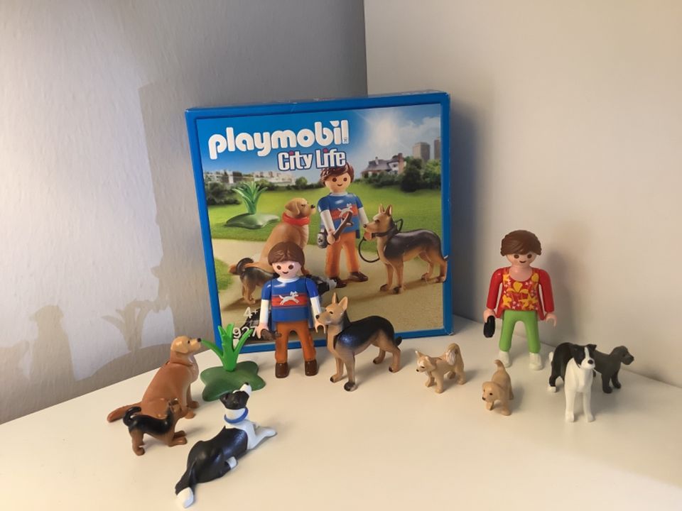 Playmobil 5380 Hundesitterin + 9279 Hundetrainer in Hengersberg