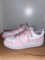 SNEAKER COURT BOROUGH LOW RECRAFT Nike rosa 38 Niedersachsen - Wiefelstede Vorschau