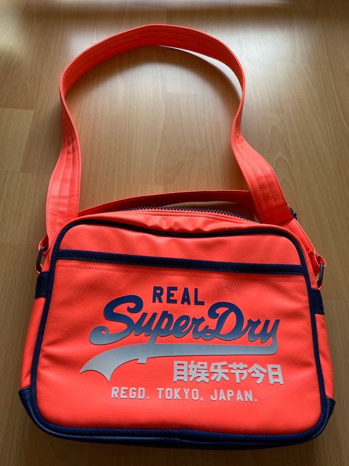 Superdry Tasche in Biberach an der Riß