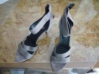 Edle Sandale "Unisa+Di Donna" silber, glitzer Leder, 38 neuw. Baden-Württemberg - Hügelsheim Vorschau