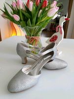 Brautschuhe Ivory -silber Glitter /Gr.41 Nordrhein-Westfalen - Attendorn Vorschau