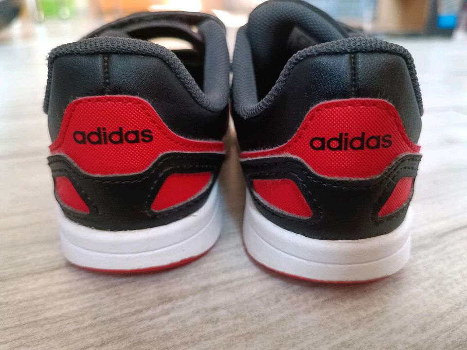 Adidas VS Switch schwarz Sneaker Gr 25 Klettverschluss in Großweitzschen