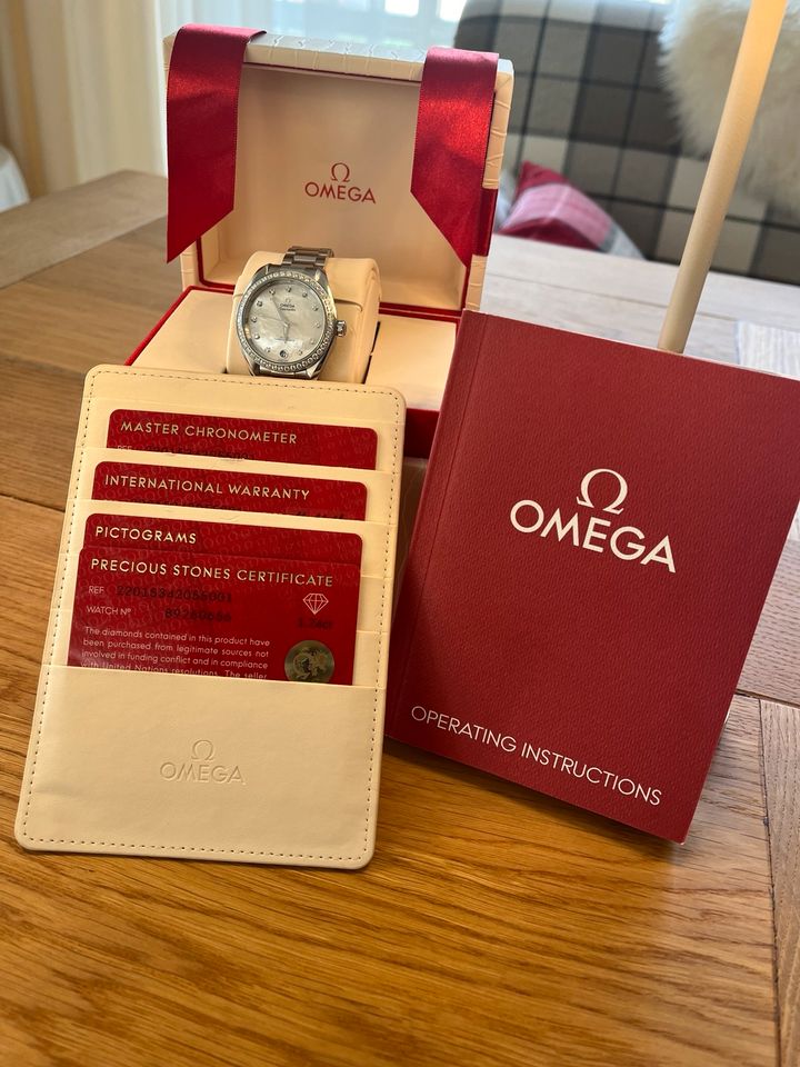 Original OMEGA Damenarmbanduhr in Hofheim am Taunus