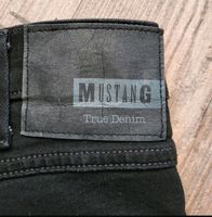 Mustang True Denim Pittsburg Jeans Hose W38 L32 38/32 schwarz Niedersachsen - Wilhelmshaven Vorschau