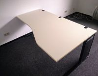 Höhenverstellbarer Schreibtisch von König + Neurath (sehr stabil) Nordrhein-Westfalen - Bottrop Vorschau