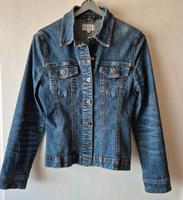 Jeansjacke „H&M“ Größe 36 (38) / Tailliert Hessen - Herborn Vorschau