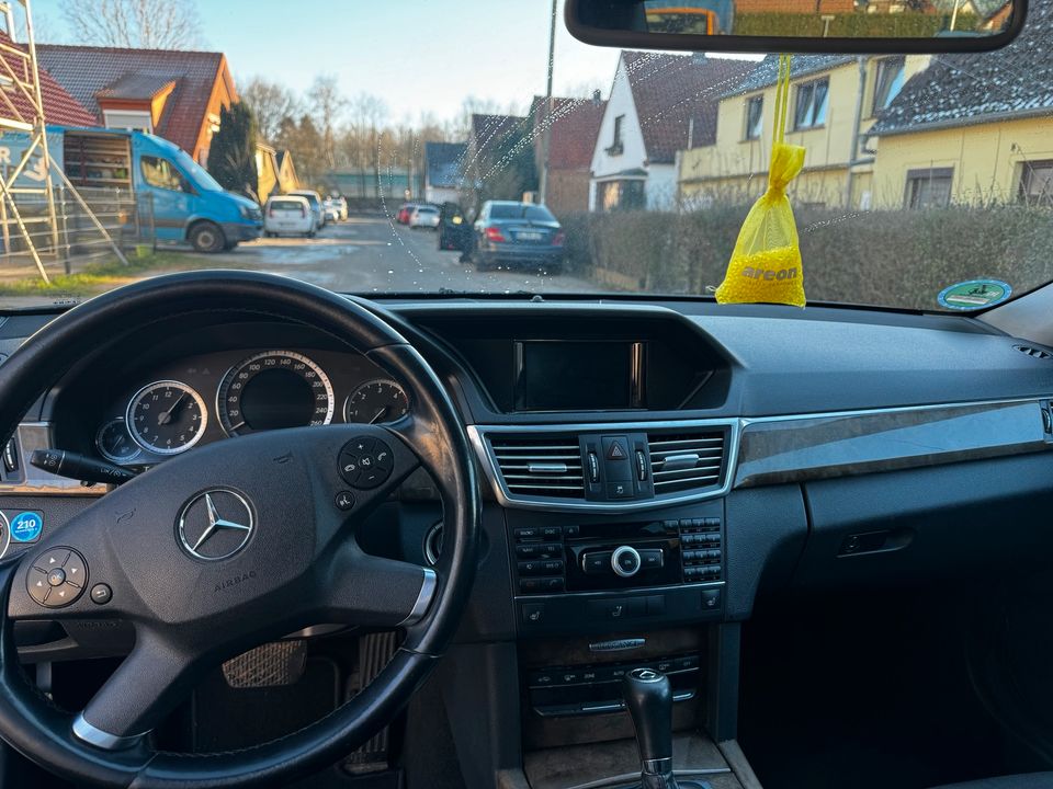 Mercedes Benz E-Klasse Limousine in Delmenhorst