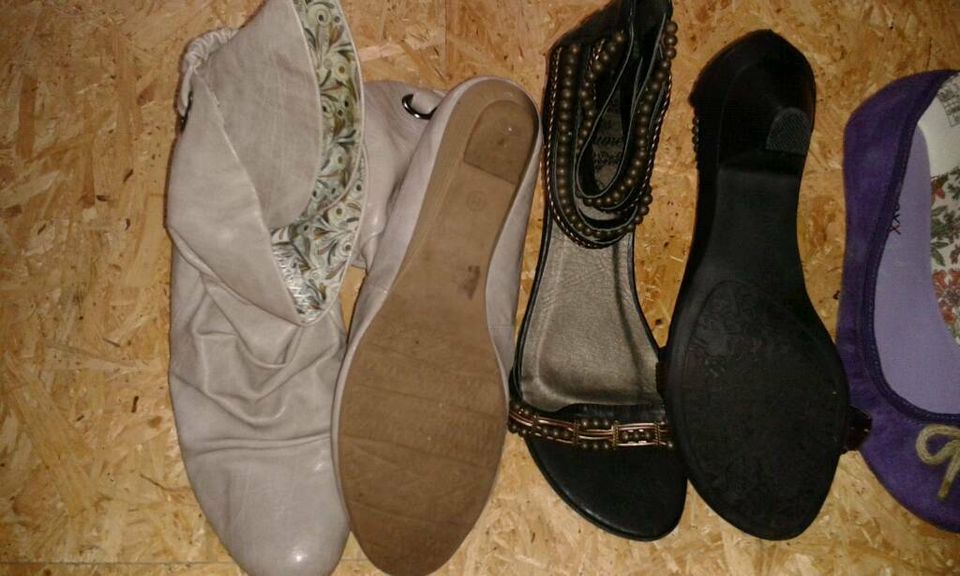 NEUE/NEUWERTIGE Schuhe 41. Sandalen, Ballerina, Stiefelette, in Wuppertal