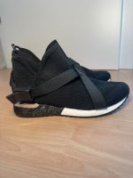 Schwarze bequeme Sneaker Gr. 37, gebraucht, neuwertiger Zustand Nordrhein-Westfalen - Mönchengladbach Vorschau