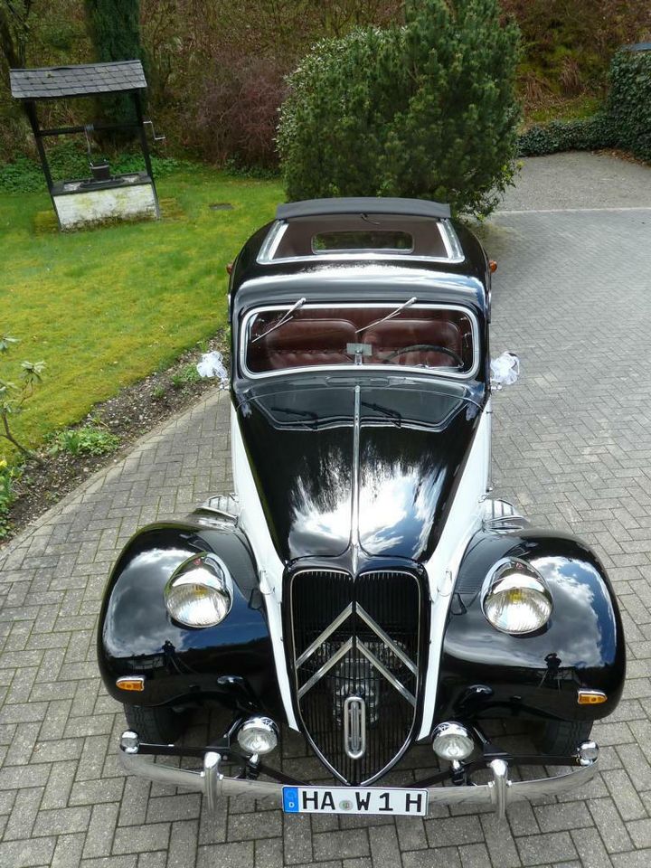 Oldtimer Citroen „Desirée“ 11CV als Brautauto Ihrer Hochzeit in Hagen