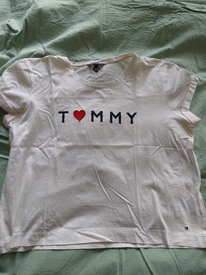 Tommy Hilfiger Damen T-shirt Gr. XL Shirt weiß TH Tommy Sommershi in Leipzig