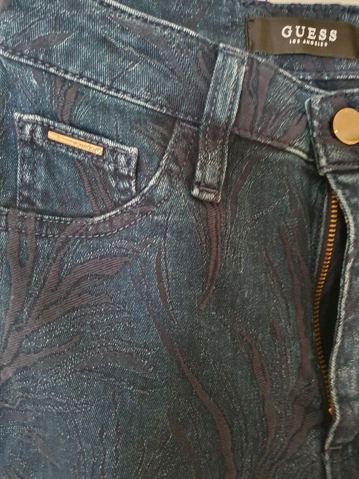 Guess Jeans mit Muster, Gr.24/30 in Kiel