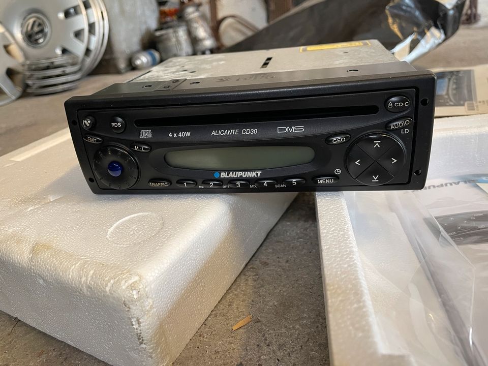 Blaupunkt Alicante CD30 DMS Autoradio in München