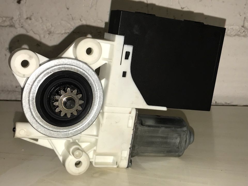 Ford Focus Motor Fensterheber vo re a2c53098893 in Sindelfingen