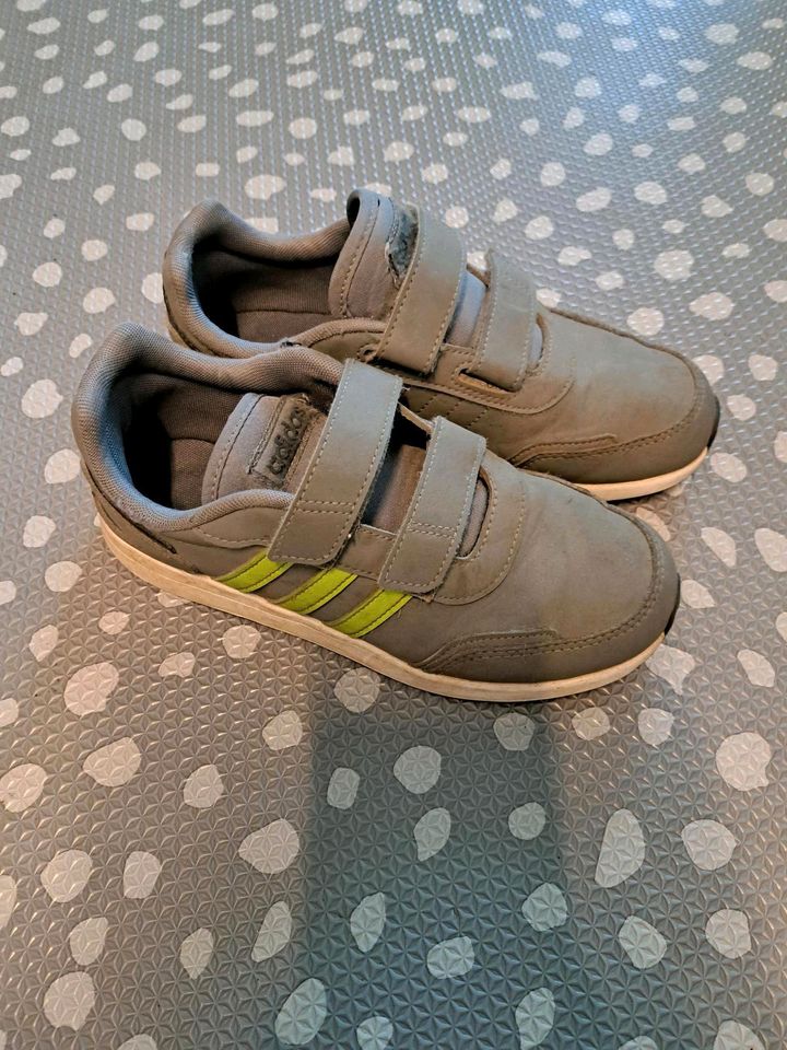 Adidas Schuhe gr 34 in Ismaning