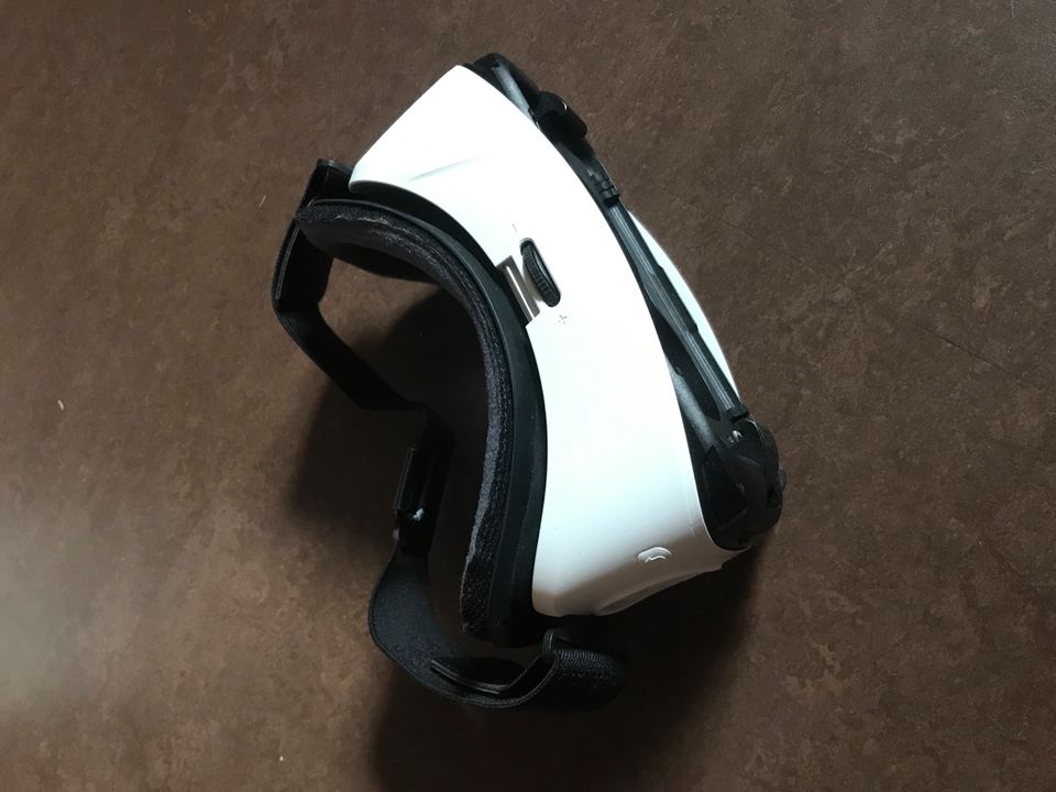 3D Brille Halterung Virtual Reality in Schömberg