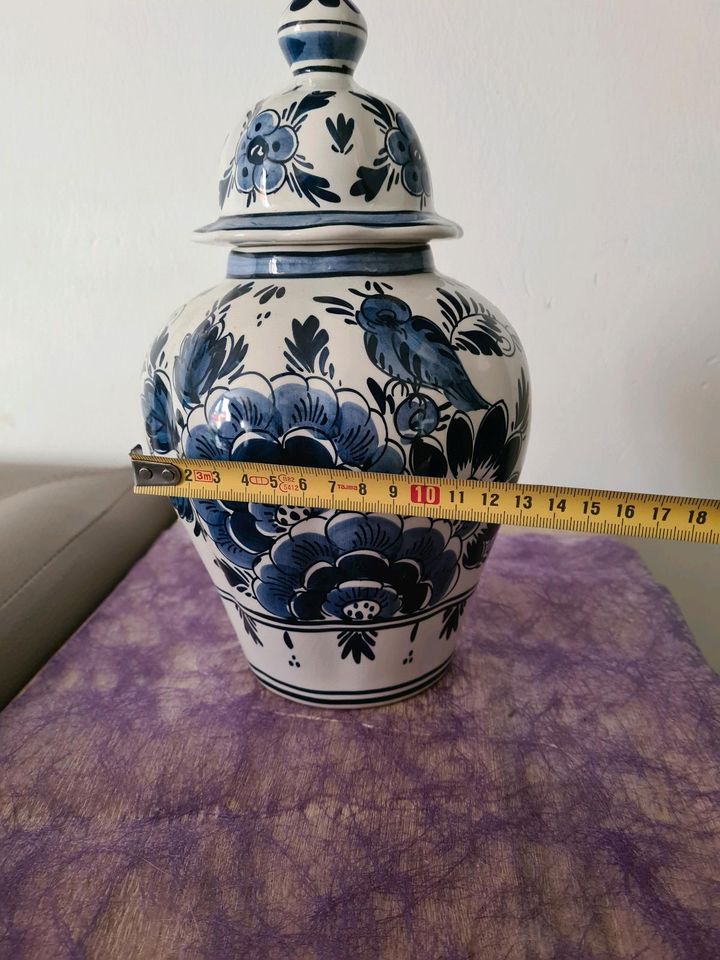Deckelvase Vase Gilde Delft Handgemalt 132 Porzellan 26,6cm in Rattelsdorf
