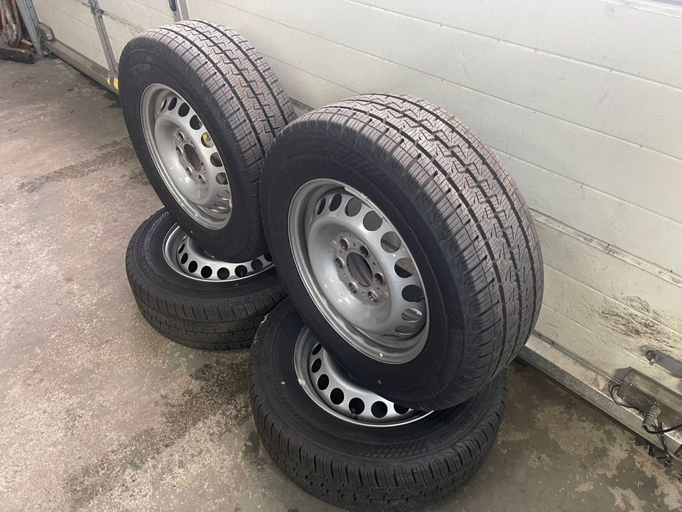 Mercedes Sprinter Allwetterreifen 225/65/R16C 112/110R in Olfen