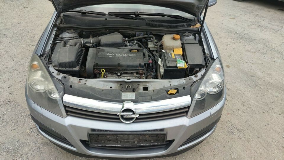 Opel Astra H Lim. Edition*Klima*EFH*Metallic*ESP*ABS in Raubling