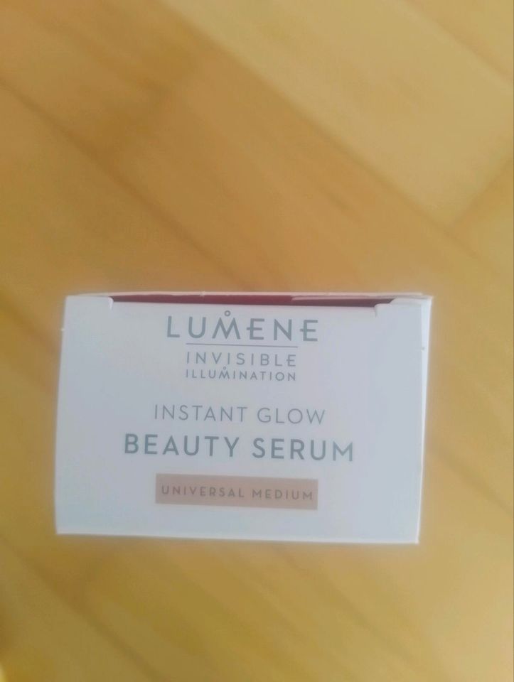 Lumene Glow Serum Make up Creme Tagescreme Naturkosmetik Puder in Hamburg