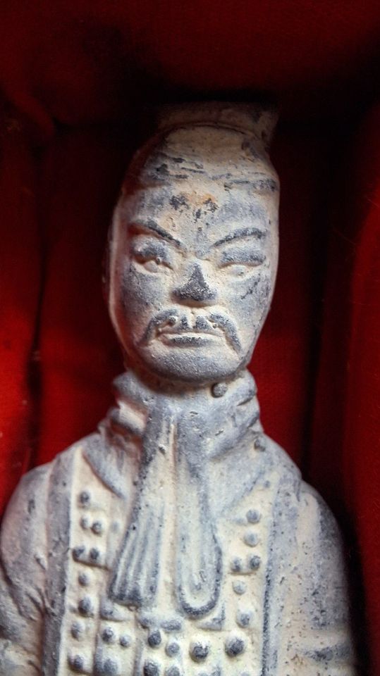Terracotta-Figuren - Original China Souvenir in Leipzig
