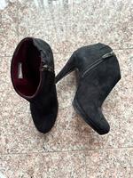 Tamaris Stiefeletten 39 Heels Pumps Schuhe Absatz Stiefel Boots Hessen - Eschborn Vorschau