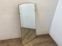 #A Wandspiegel alt DDR Antik oval Nierenform Rahmen Holz Sachsen - Burgstädt Vorschau