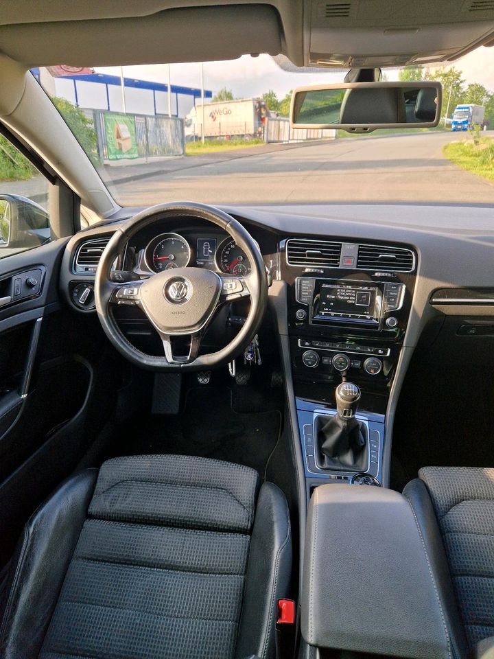 VW Golf 7 R-line CUP 2,0 TDI zu verkaufen in Paderborn
