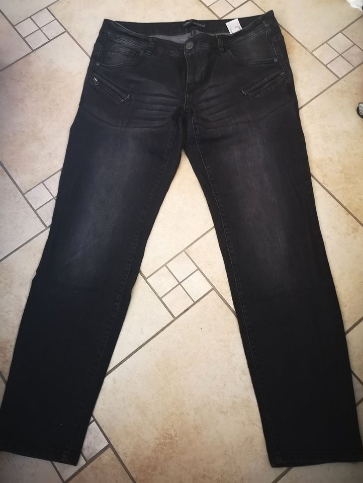 Damen - Jeans "Arizona" Gr. 44 in Ostritz