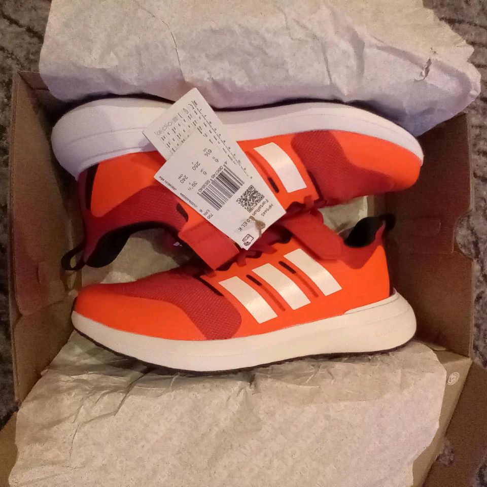 adidas Sportschuh, Gr. 39 1/3, rot, neu in Döbeln