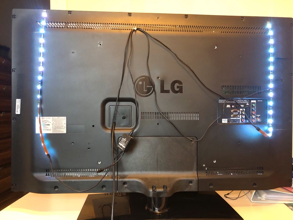 Büroauflösung: LG Fernseher  42" Zoll  TV Marktpreis 299€ in Frankfurt am Main