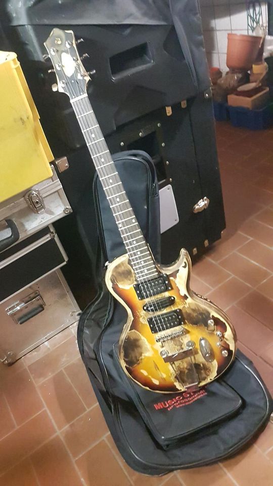 E GITARRE / DIMAZIO PICK-UP  EINWANDFREIEN ZUSTAND MIT TASCHE in Essen