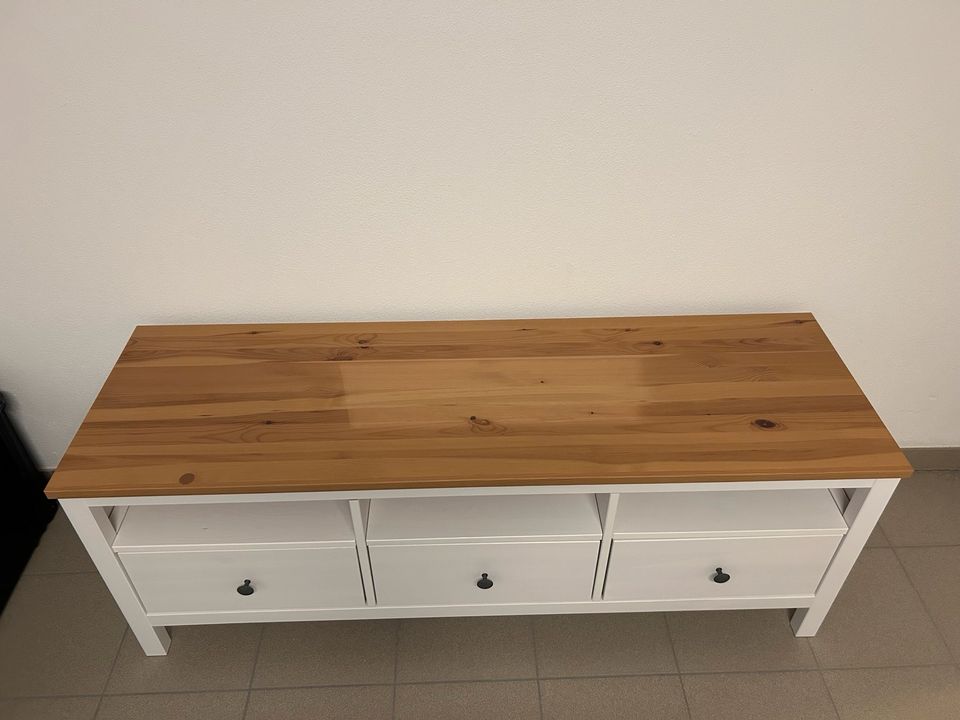 TV-Bank Fernsehschrank Ikea Hemnes 1,48 breit in Altdorf