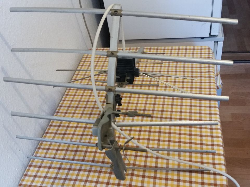 DDR Antenne auch für DVBT2 Aussenantenne Dachantenne 75x43x50 cm in Ludwigslust