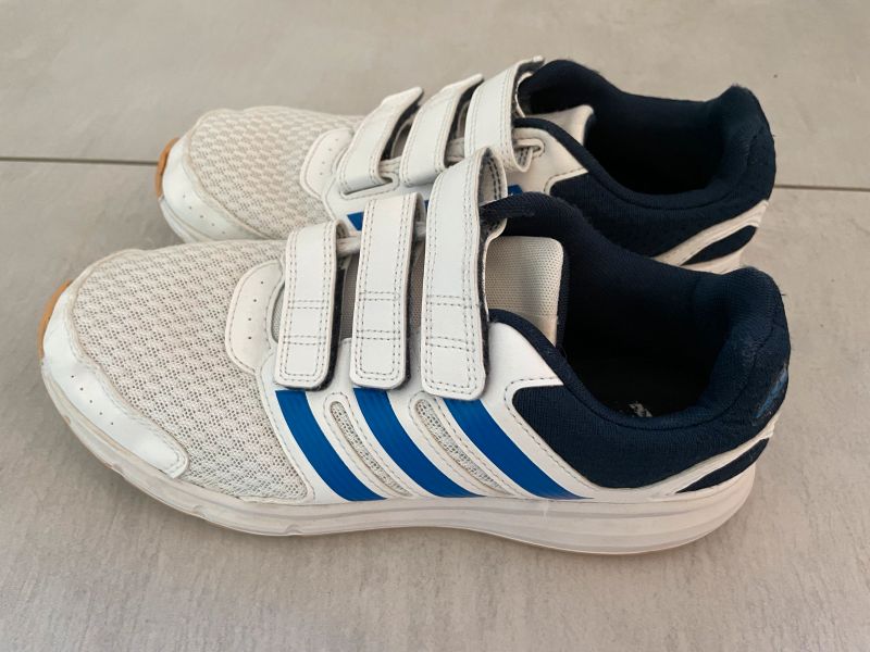 Adidas Sportschuhe, Hallenschuhe im Gr 32 in Altona - Hamburg Rissen |  Gebrauchte Kinderschuhe Größe 32 kaufen | eBay Kleinanzeigen ist jetzt  Kleinanzeigen