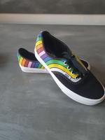 Vans Regenbogen Größe 38 ungetragen Japan Aachen - Aachen-Mitte Vorschau
