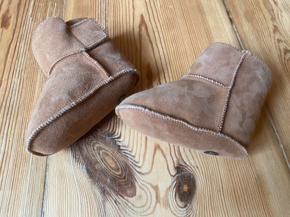 Hans Natur Babyschuhe Lammfell Veloursleder braun NEU in Berlin