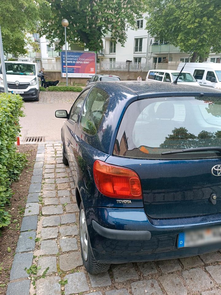 Toyota Yaris in Nördlingen