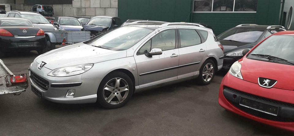 Peugeot  407 /2,0 diesel / 100 KW/ schlachtfest  Teile ab 10€ in Bremen