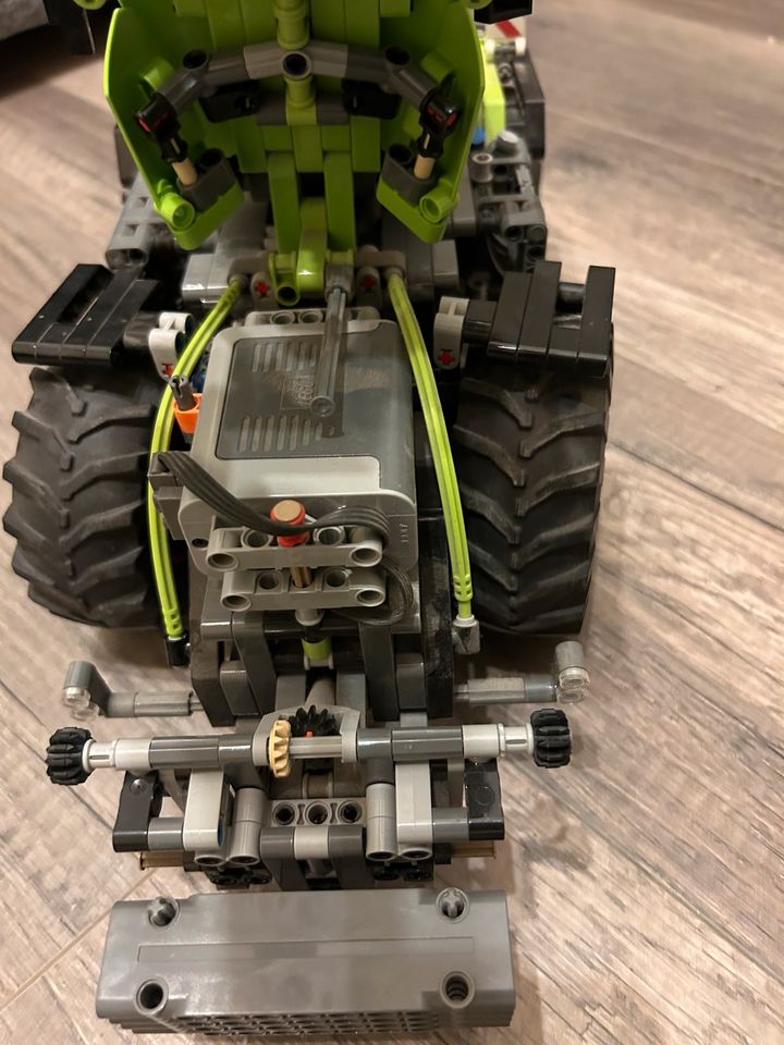 LEGO Technic - Claas Xerion 5000 TRAC VC in Wirdum