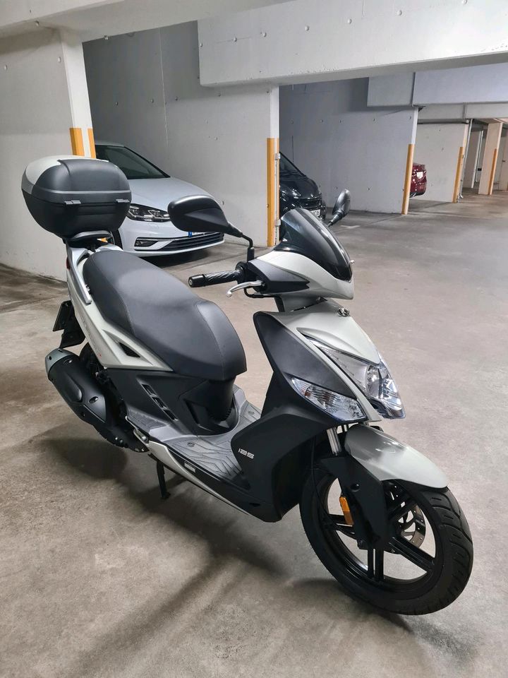 Kymco Scooter ccm 125 in Erkrath