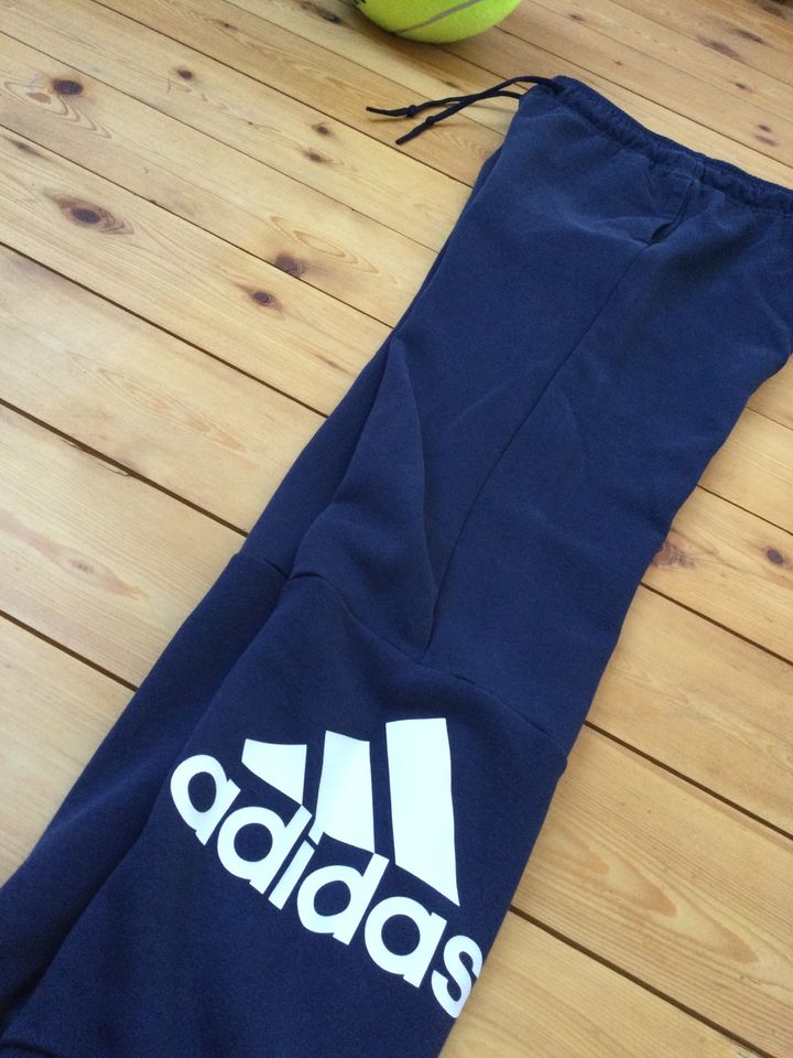 Kinder Jogginghose von Adidas/ Sporthose, Gr. 158/164 cm in Bielefeld