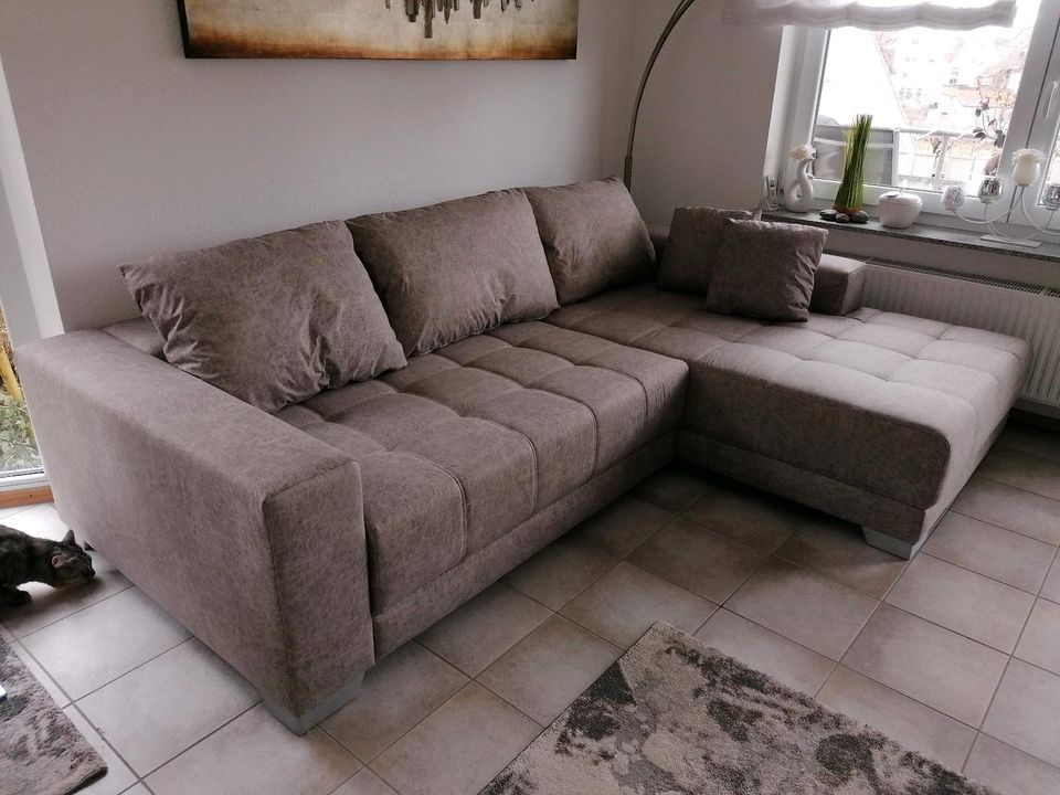 Couch ausziehbar zu verkaufen in Sinsheim