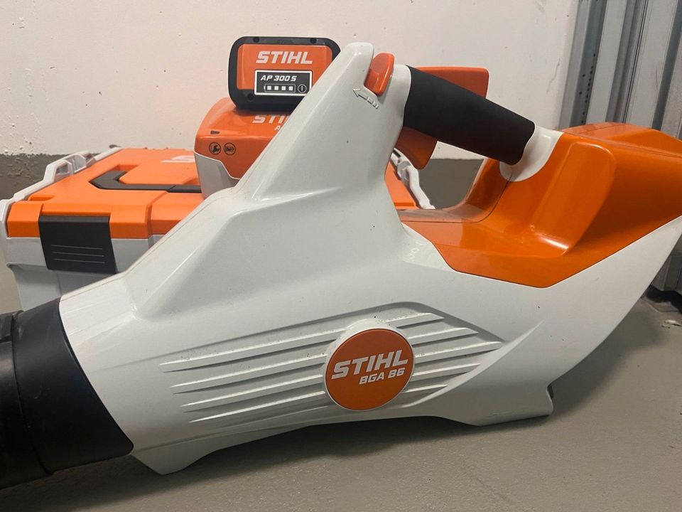 Vermietung Laubbläser Blasgerät Stihl BGA 86 Akku mieten in Remscheid